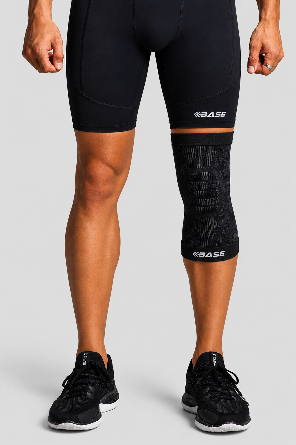 BASE Compression Knee Sleeve - Black