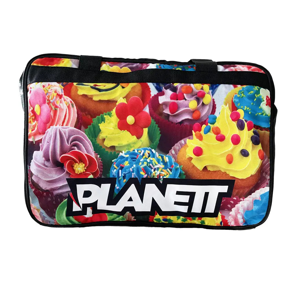 Cupcake-themed lunch bag.