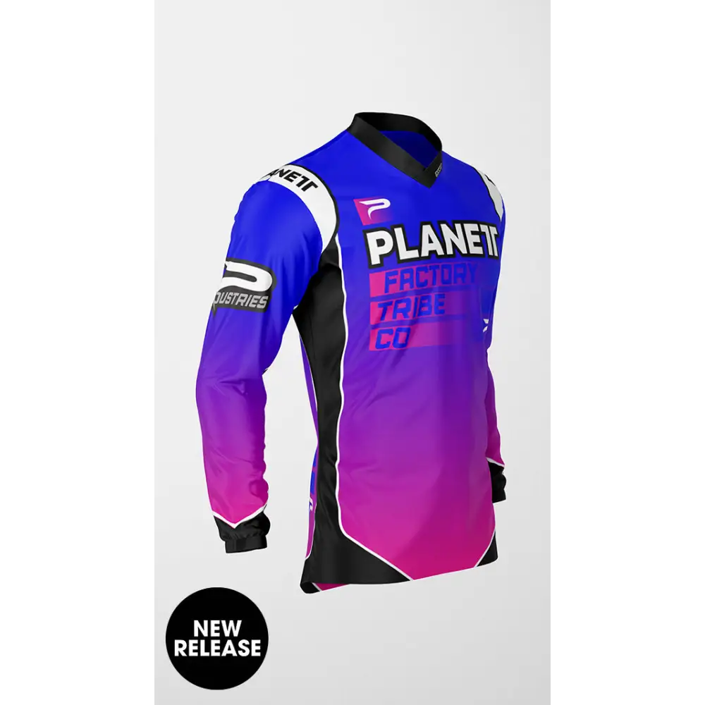 Blue and purple gradient long-sleeved jersey.