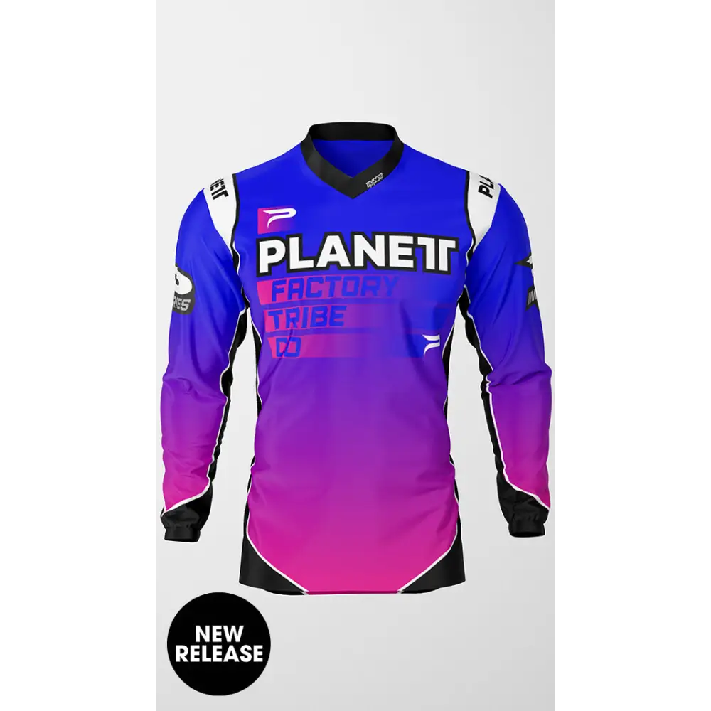 Blue and pink gradient long-sleeved jersey.