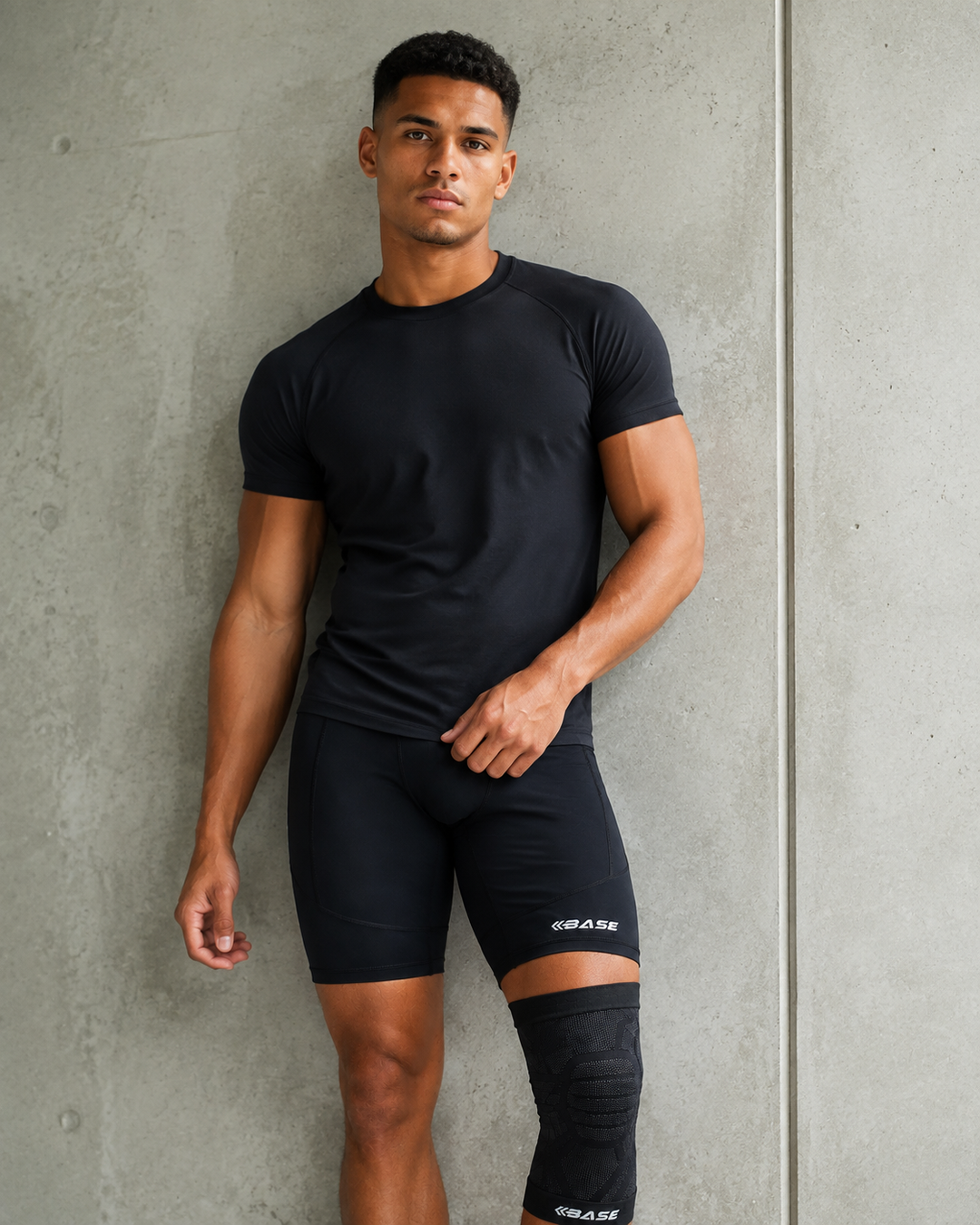BASE Compression Knee Sleeve - Black