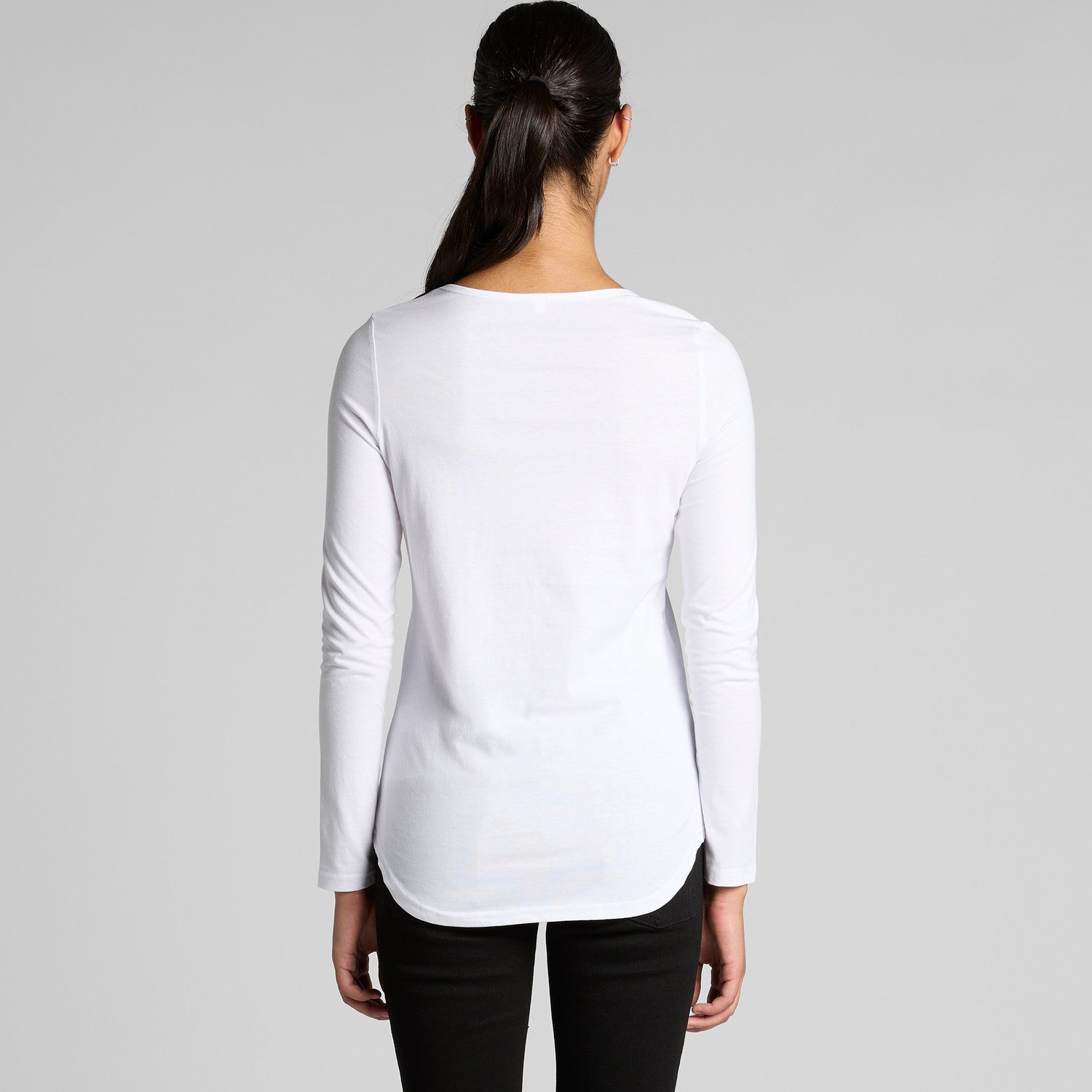 White long-sleeved top with a round neckline and ribbed cuffs.