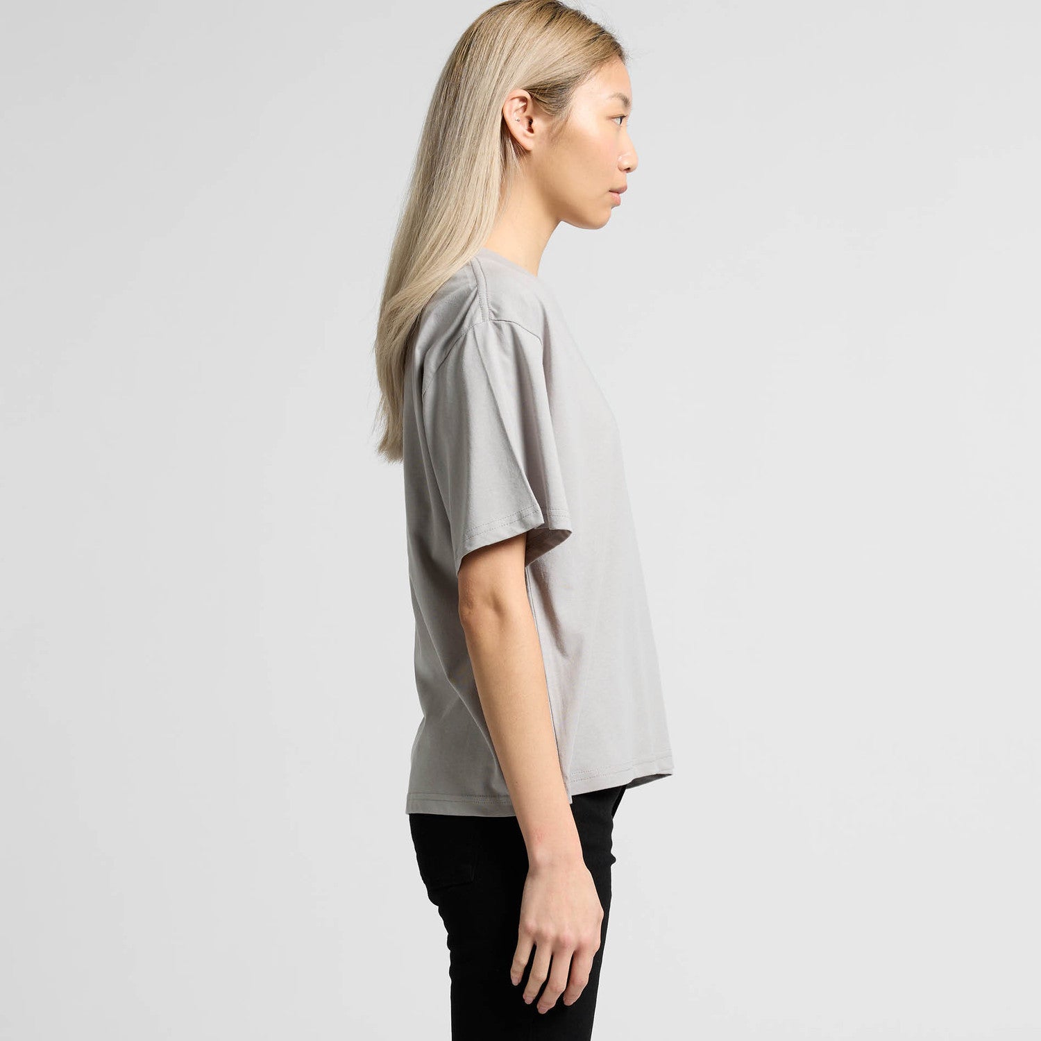 Grey oversized t-shirt with short sleeves and relaxed fit.