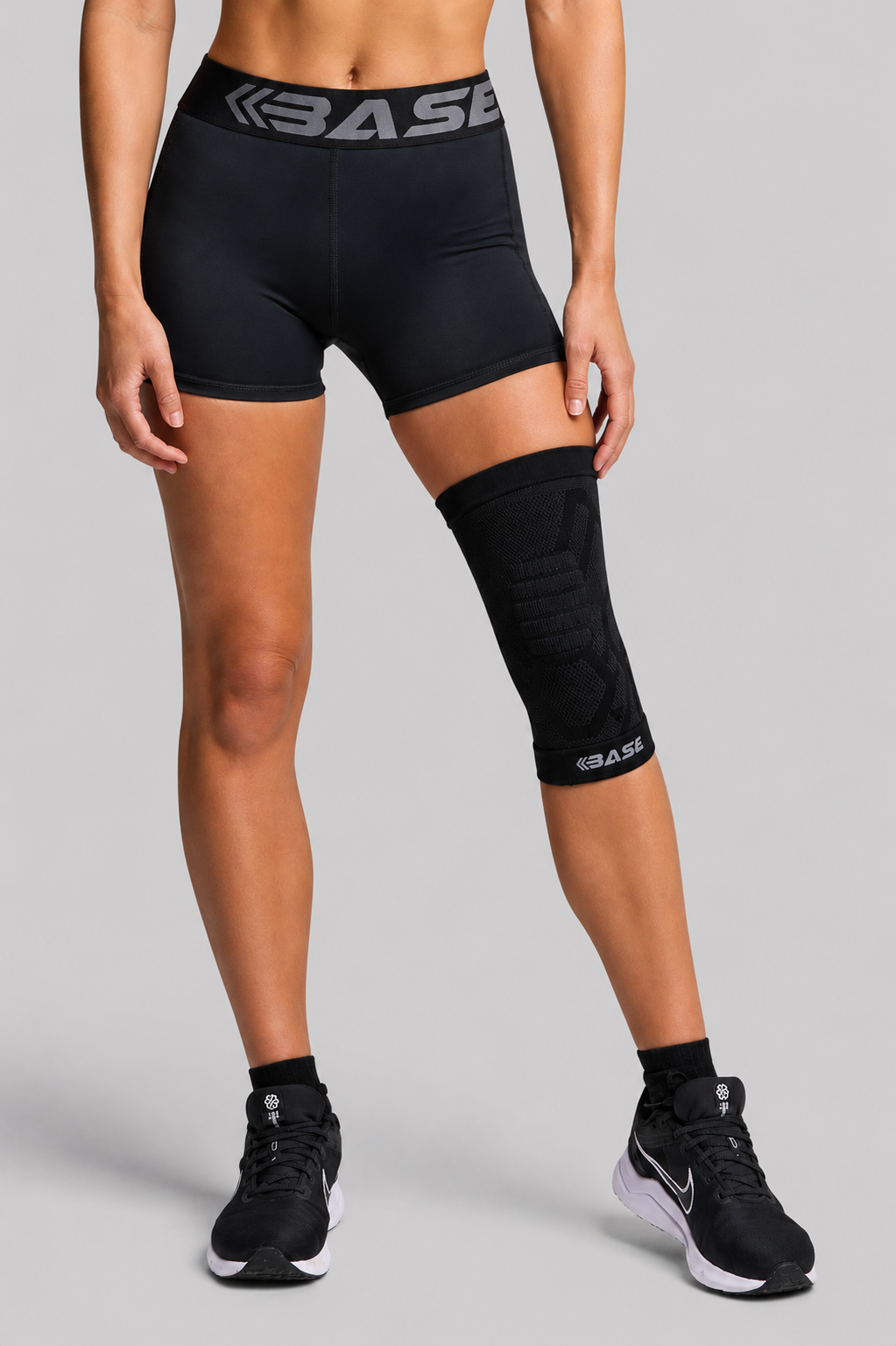 BASE Compression Knee Sleeve - Black