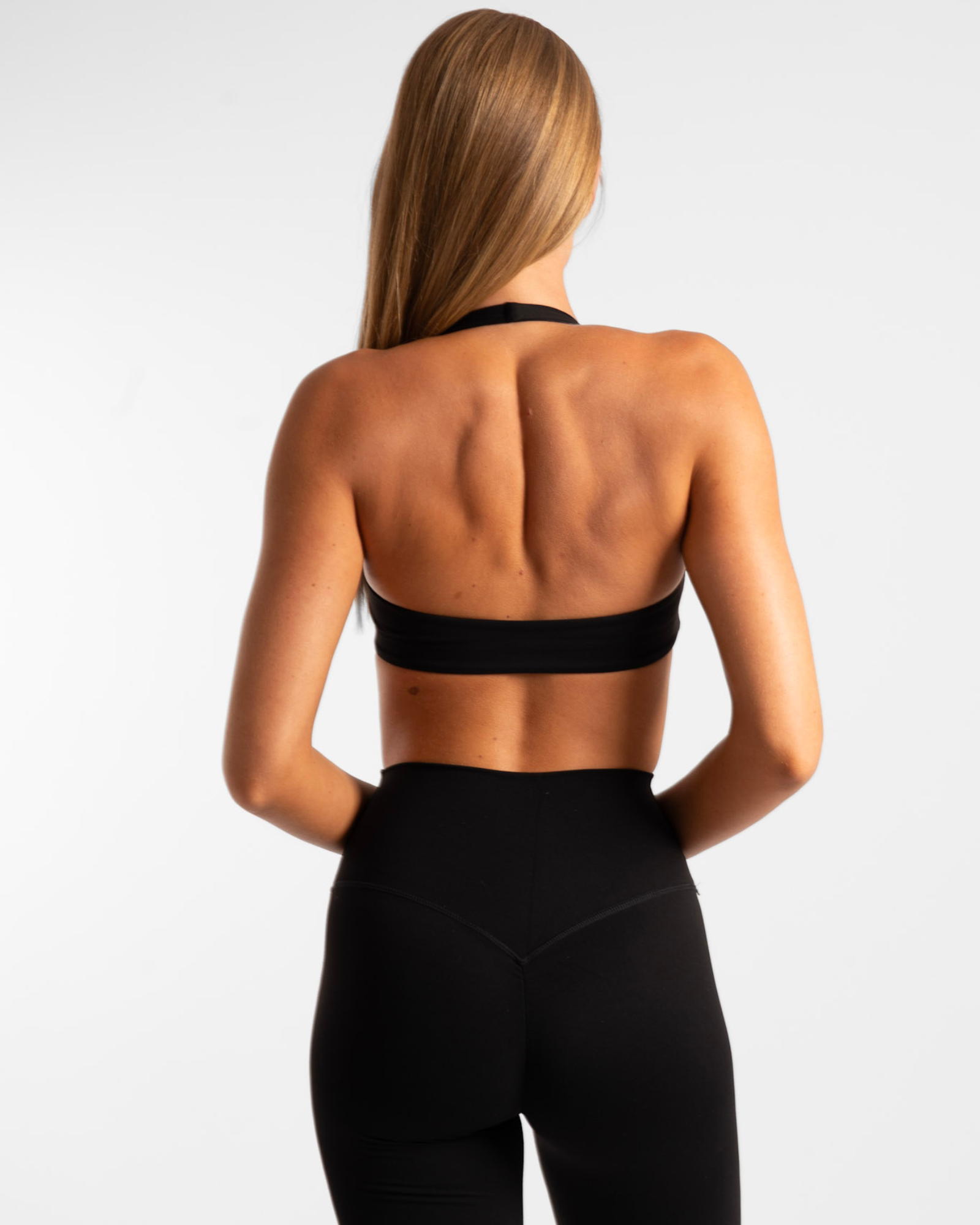 Sculpt Halter Crop - Onyx