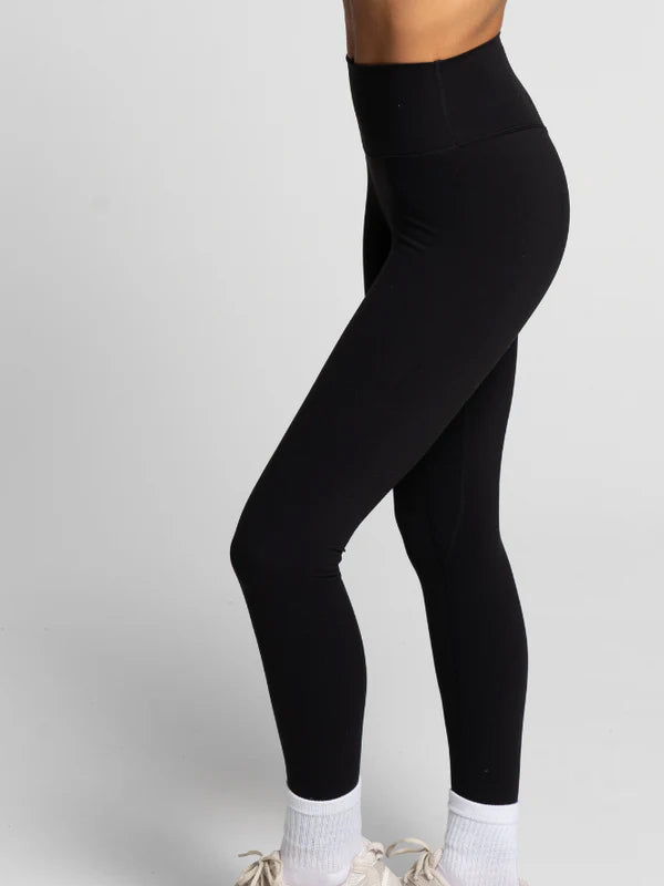 Onyx Invicible Scrunch Leggings - Activewear