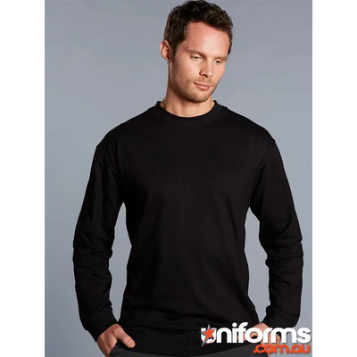 Black long-sleeved shirt.