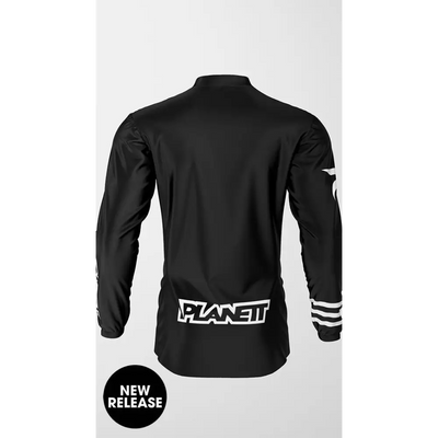 Black long-sleeved shirt.