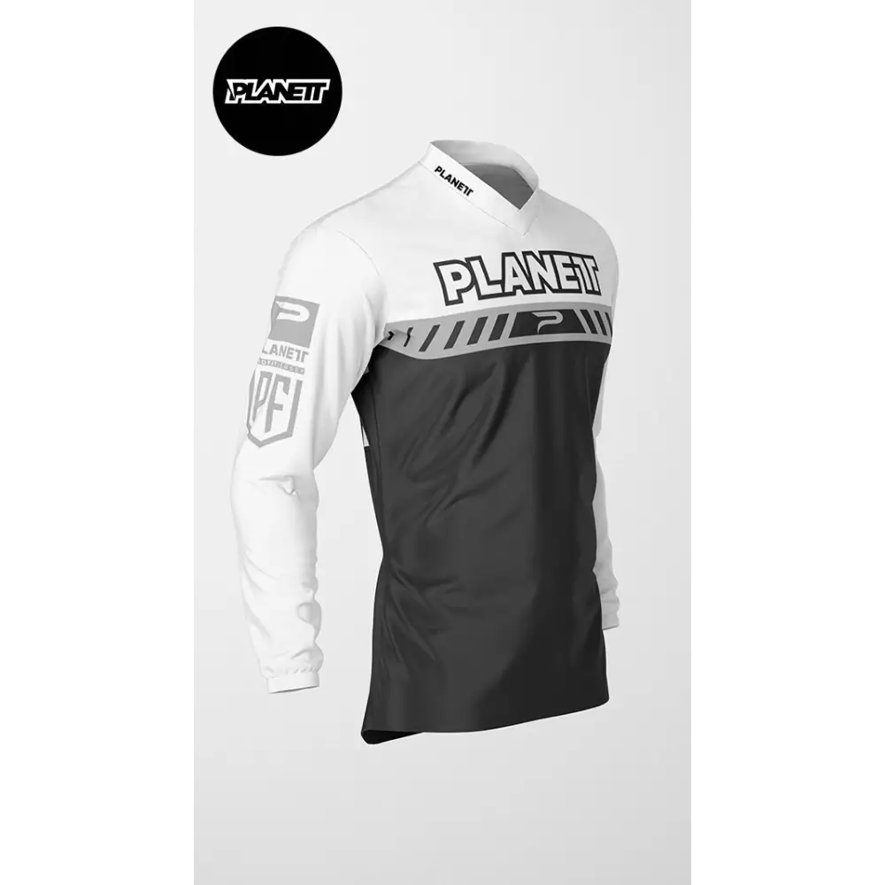 Long-sleeved black and white jersey.