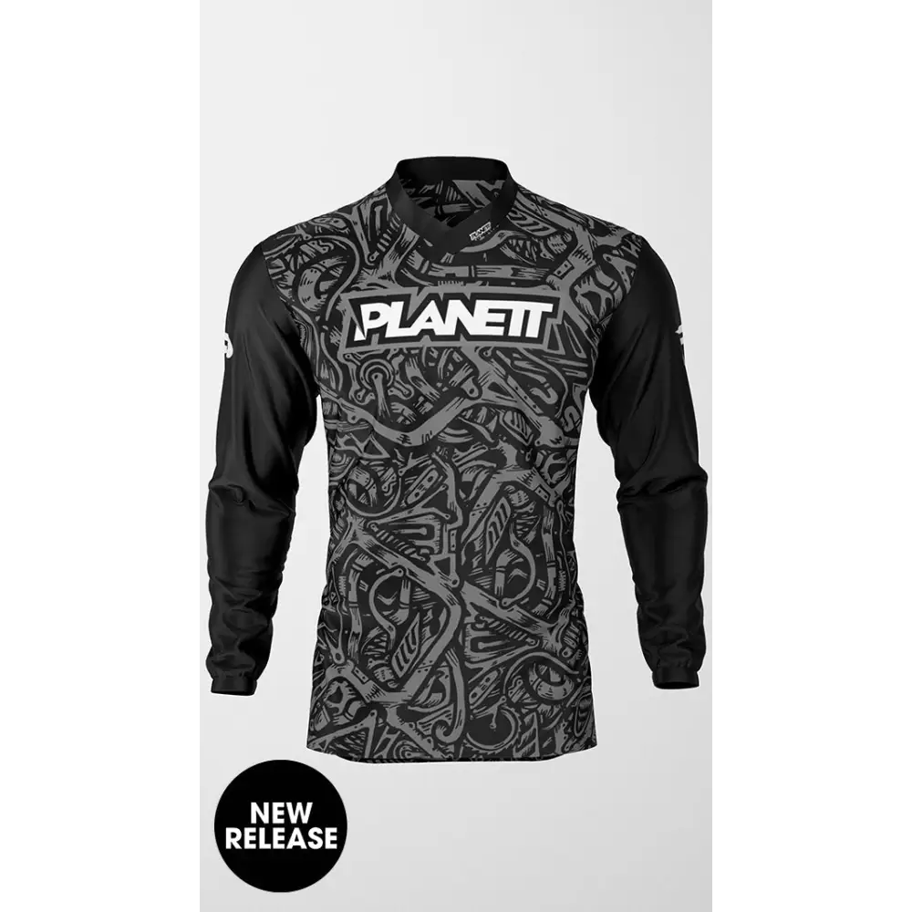 Long-sleeved black and gray patterned jersey.