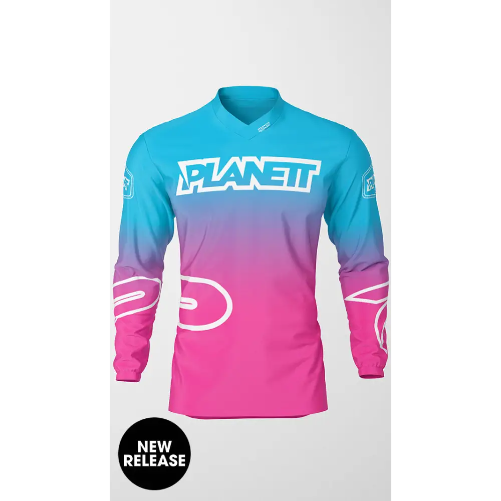 Long-sleeved gradient jersey.