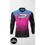 Long-sleeved gradient jersey.