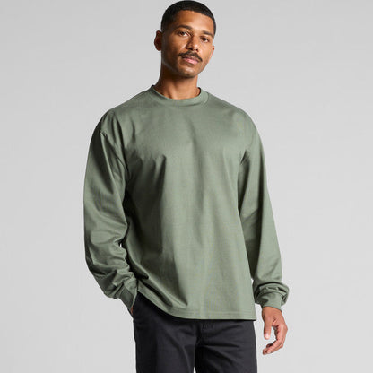 Olive green crew neck long sleeve t-shirt with ribbed cuffs and hem, made of cotton.