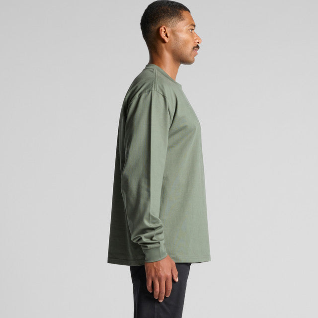 Olive green long-sleeve crew neck t-shirt with ribbed cuffs and hem, made of soft cotton.