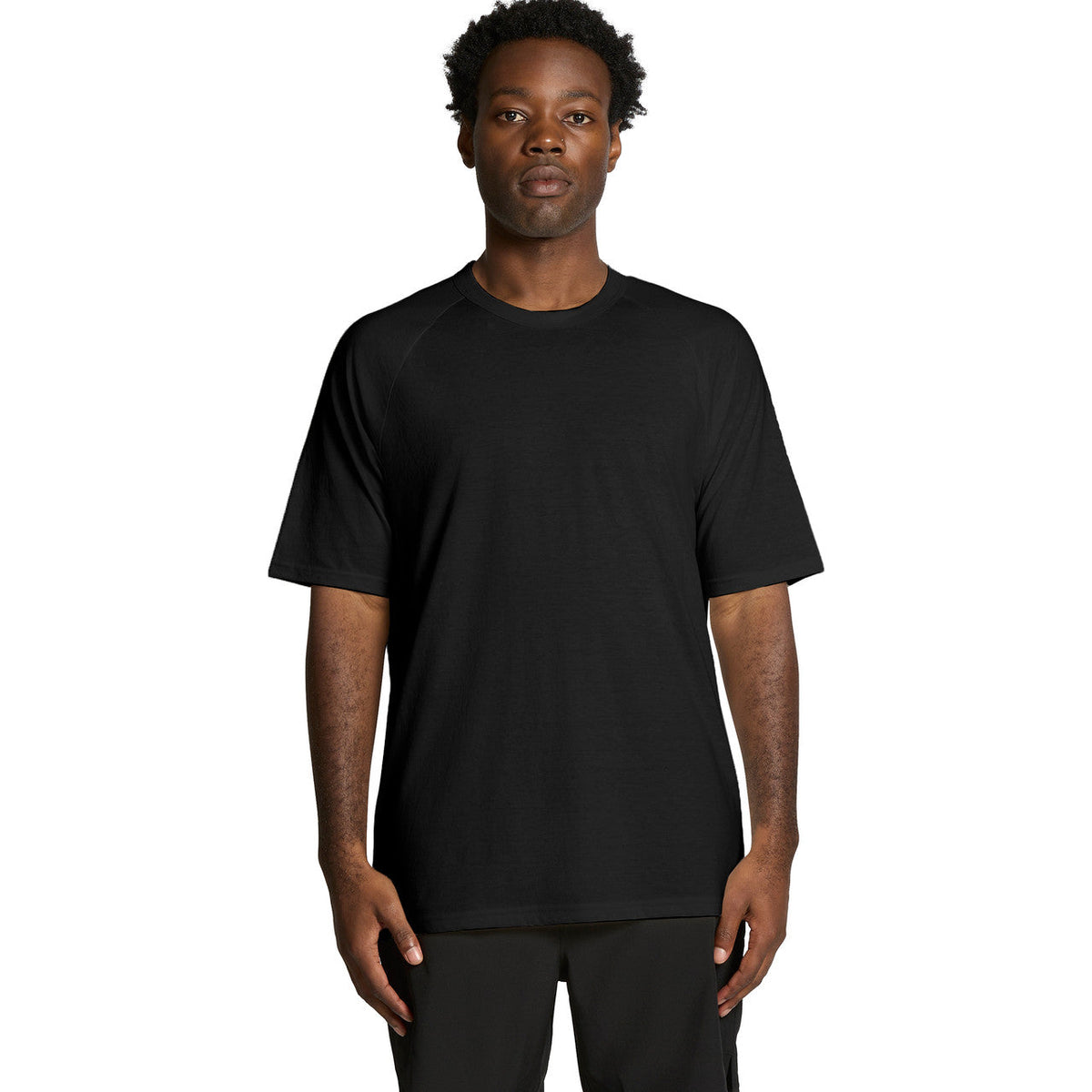 Black crew neck t-shirt with short sleeves and ribbed cuffs, made of cotton.