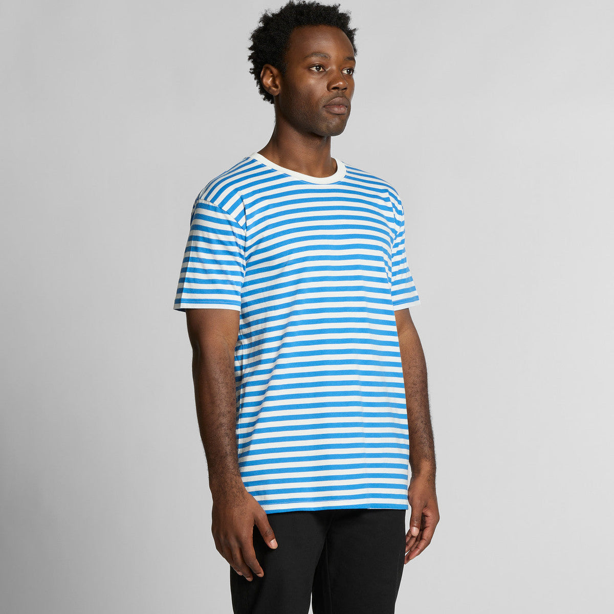 Blue and white striped t-shirt with short sleeves, crew neck, made of cotton.