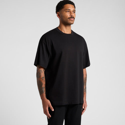 Black oversized t-shirt with crew neck and short sleeves, made of cotton.