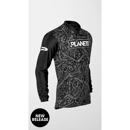 Long-sleeved patterned shirt.