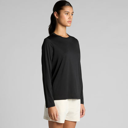 Black long-sleeved crew neck t-shirt with ribbed cuffs and hem, made of stretchy fabric.