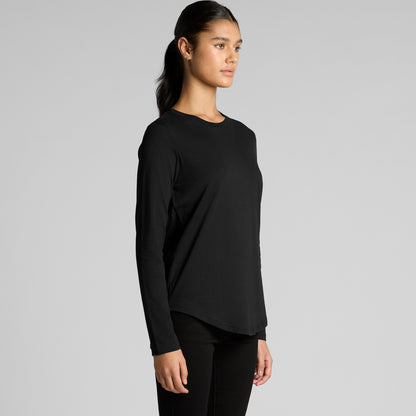Black long-sleeved t-shirt with a relaxed fit and rounded neckline, made of soft cotton.