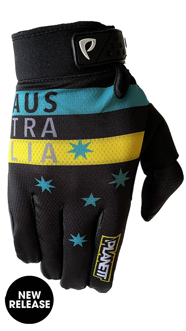 AUST Glove Black